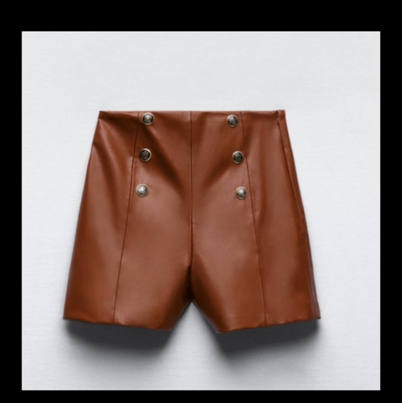 Zara Pants - Zara gold button shorts bloggers favorite